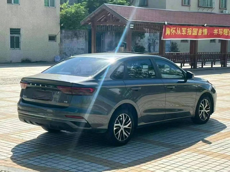 汕头23年吉利帝豪5