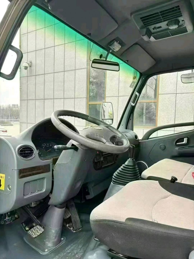 吉林20年凱馬汽車銳捷EM268