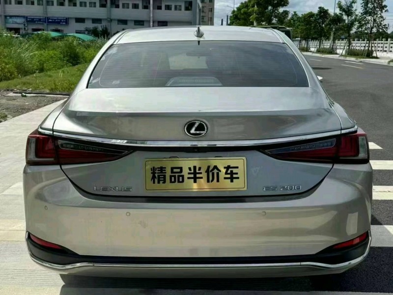 广州20年雷克萨斯ES8