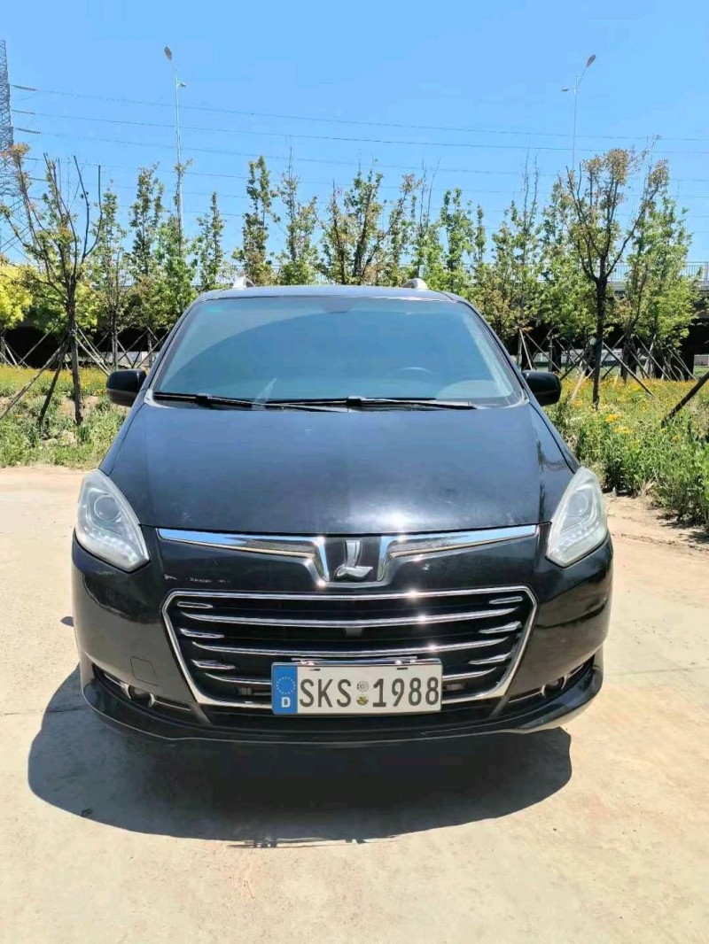青岛17年纳智捷大7 MPV1