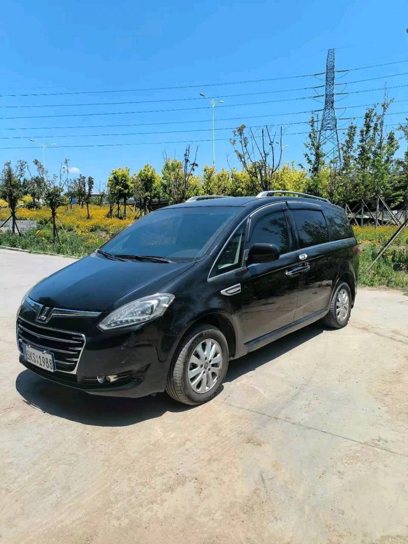 青岛17年纳智捷大7 MPV3