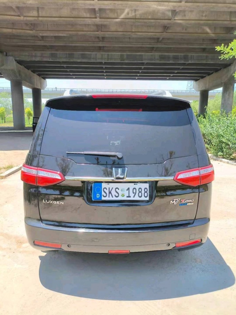 青岛17年纳智捷大7 MPV9