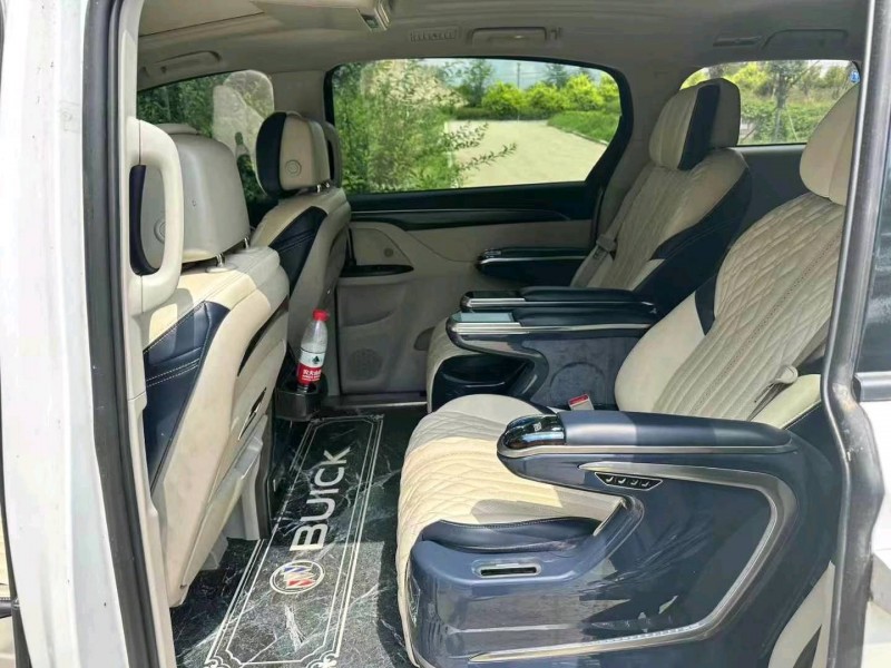 青岛21年别克GL86