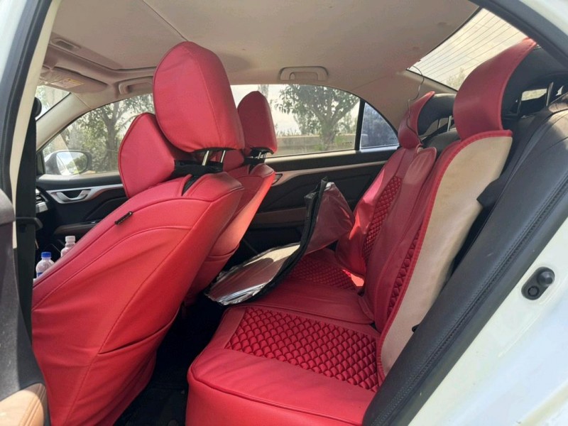 郑州19年吉利帝豪8