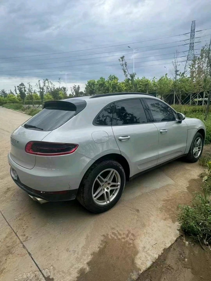 青岛18年保时捷Macan8