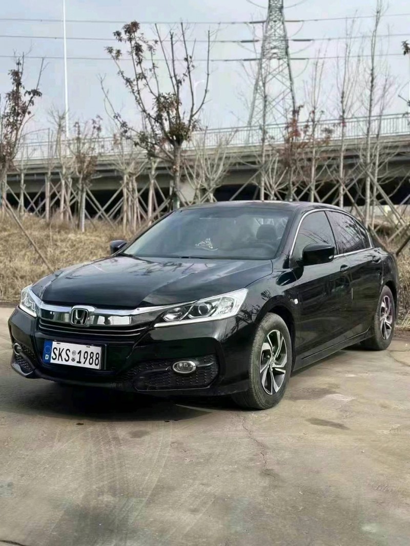 青岛18年本田雅阁2