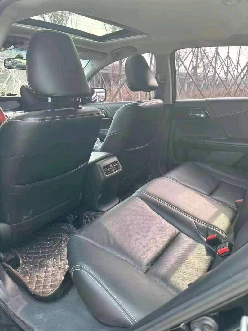 青岛18年本田雅阁6