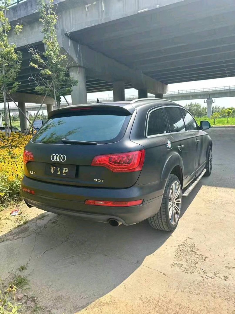 青岛11年奥迪Q77