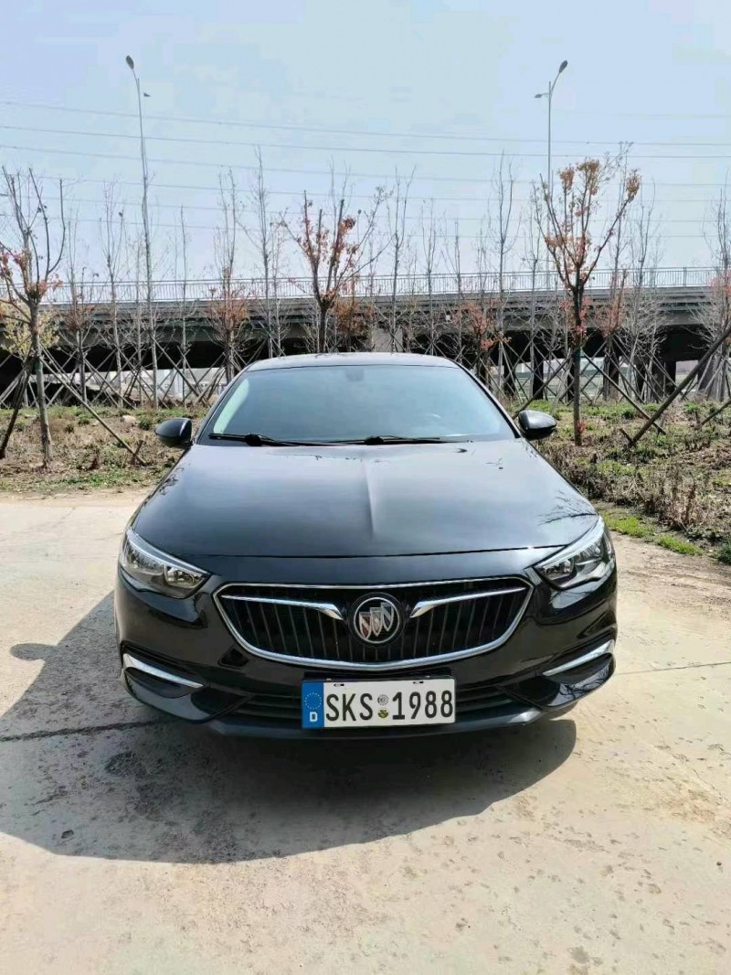 青岛20年别克君威1