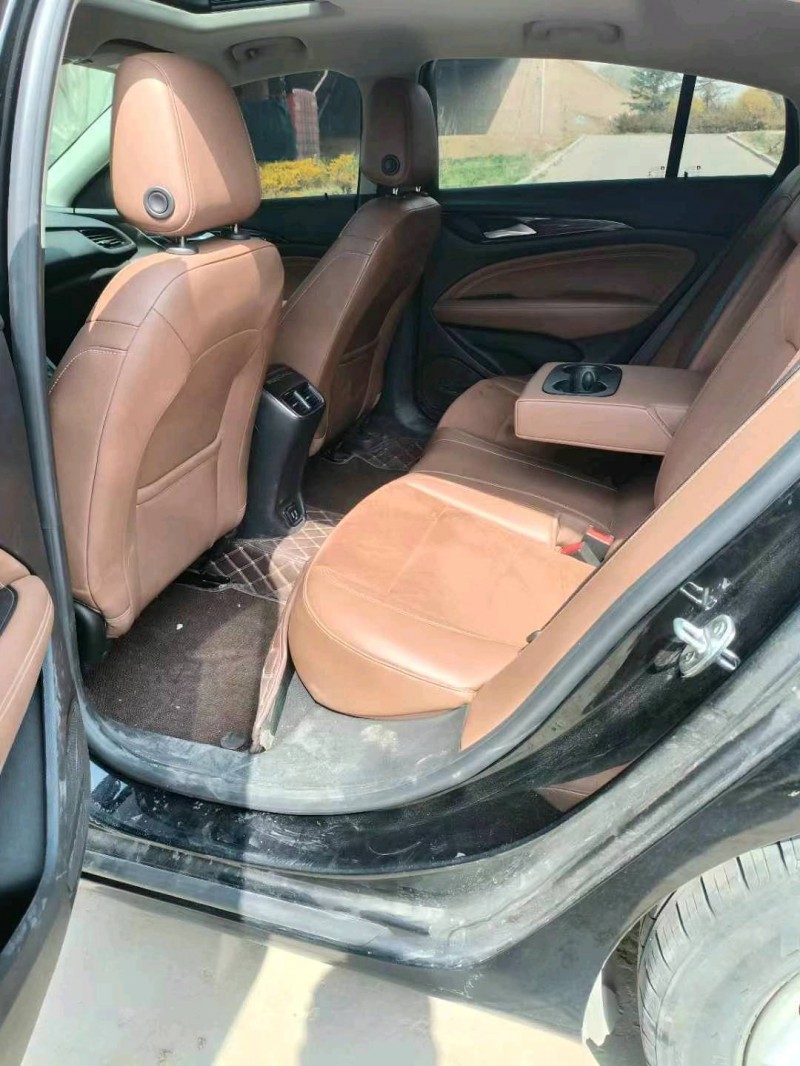 青岛20年别克君威6