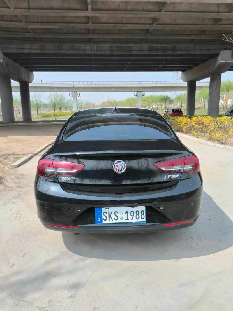 青岛20年别克君威9