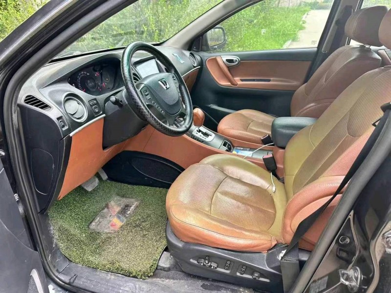 青岛12年纳智捷大7 SUV4