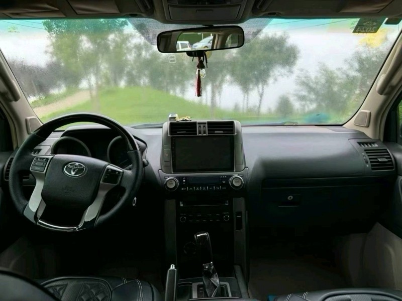 郑州13年丰田普拉多7