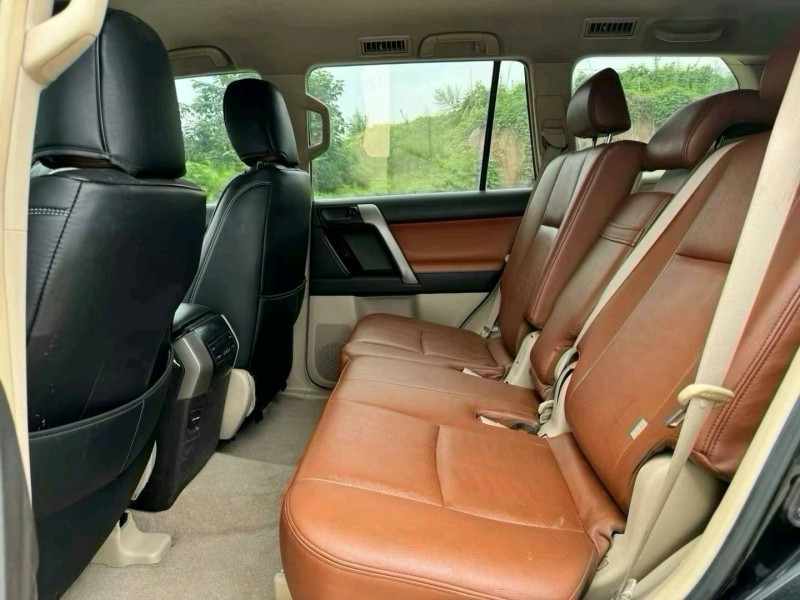 郑州13年丰田普拉多8