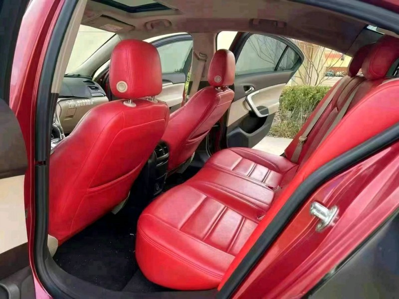 徐州14年别克君威8