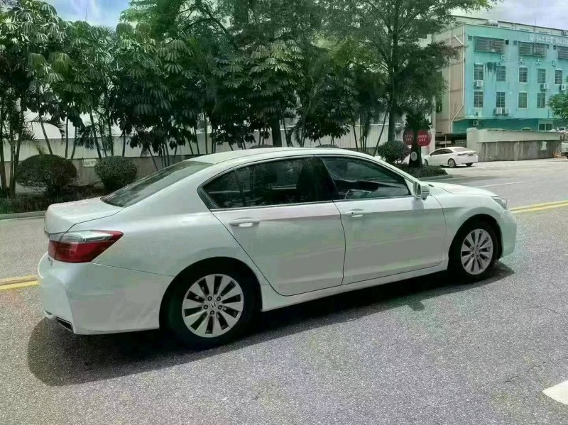 佛山16年本田雅阁4