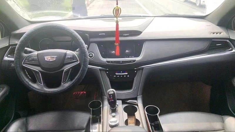 东营20年凯迪拉克XT57