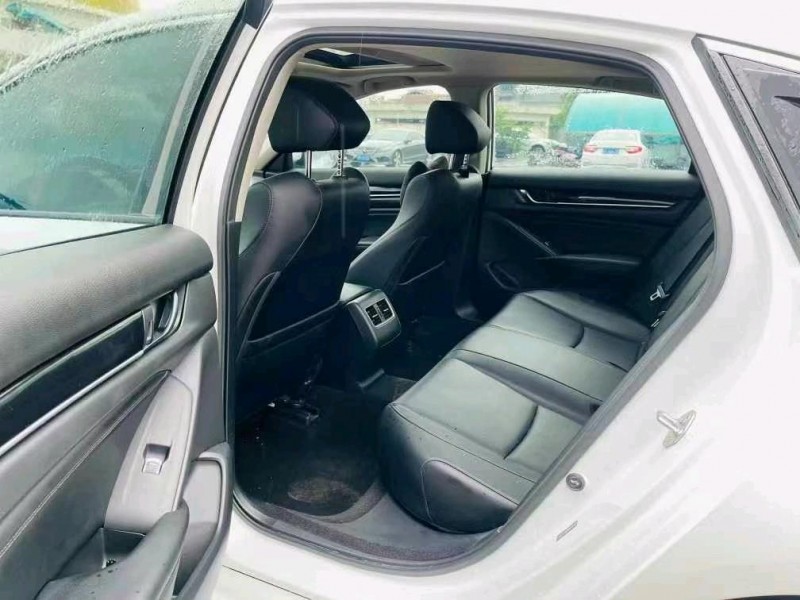 东莞21年本田雅阁9