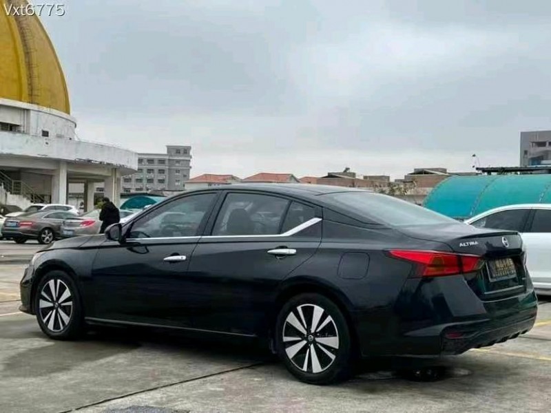 东莞20年日产天籁7