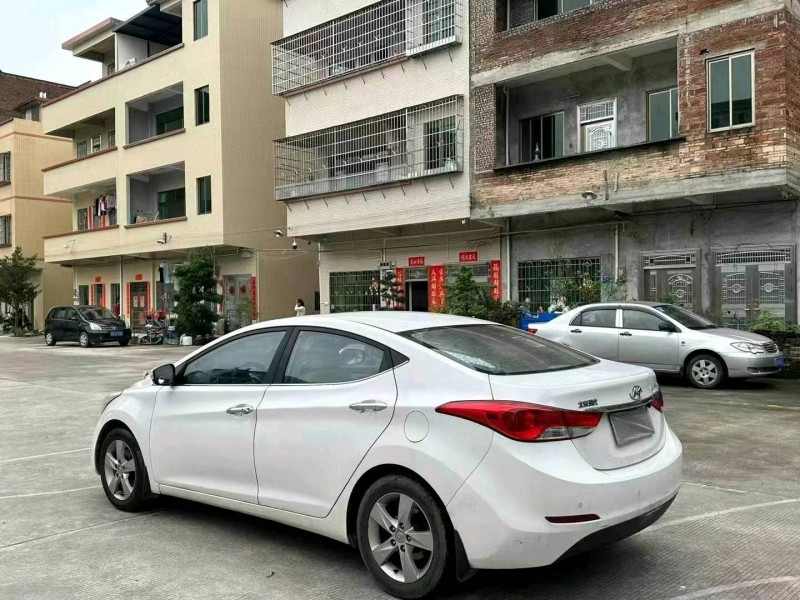 广州13年现代朗动6
