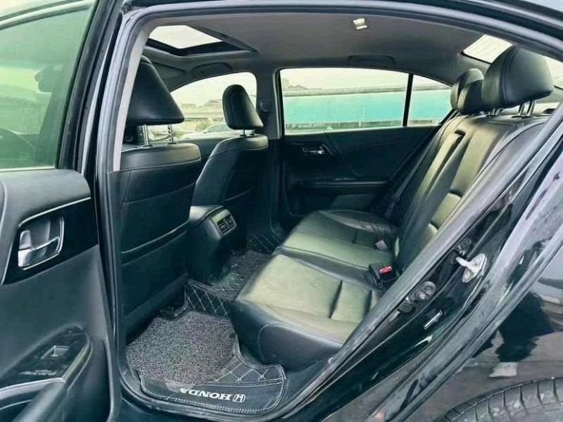 东莞18年本田雅阁6