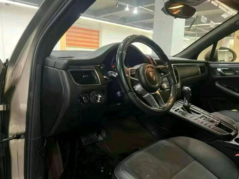 潍坊17年保时捷Macan7