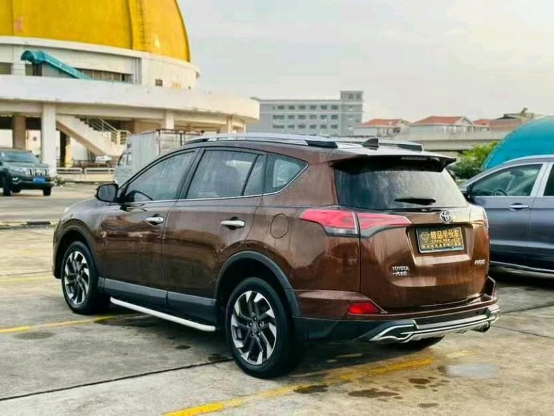 东莞17年丰田RAV4荣放8