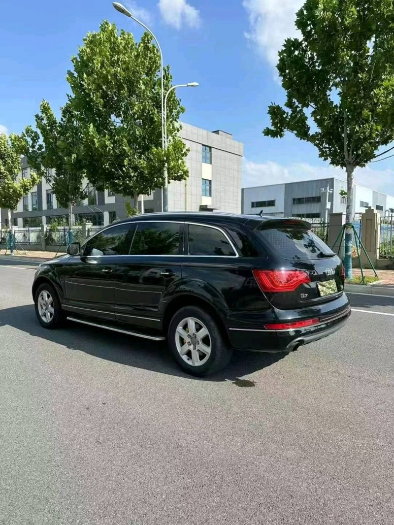苏州10年奥迪Q75