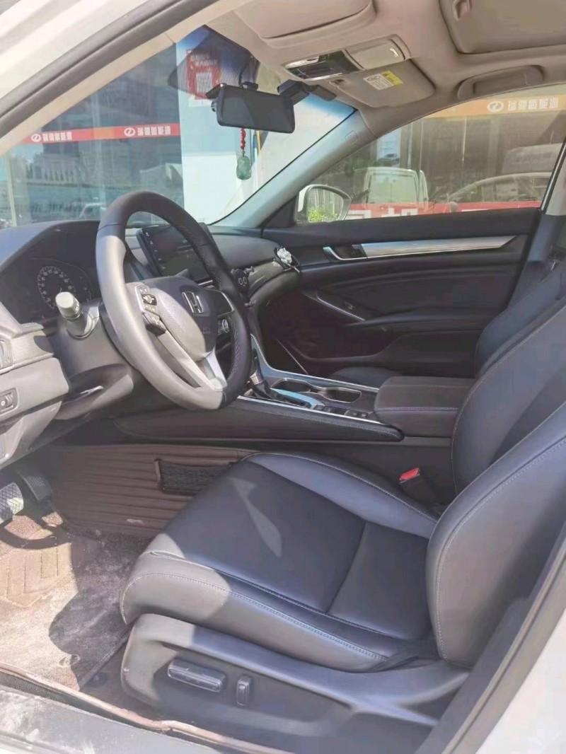 广州22年本田雅阁3