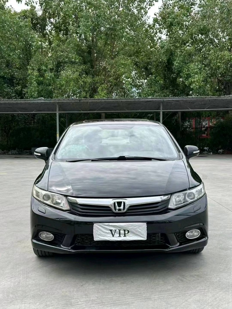 广州13年本田思域1