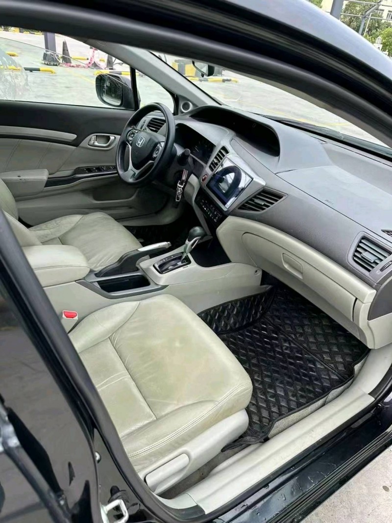 广州13年本田思域5