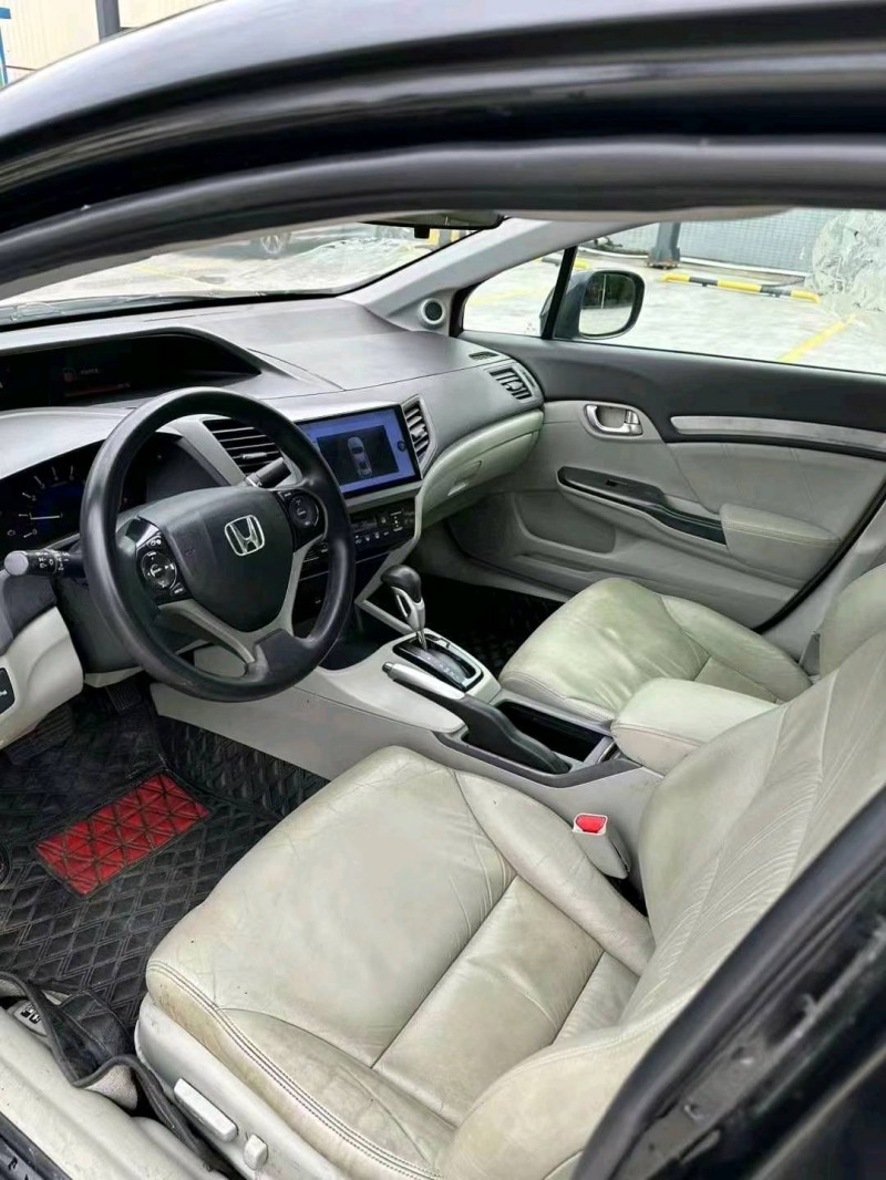 广州13年本田思域7