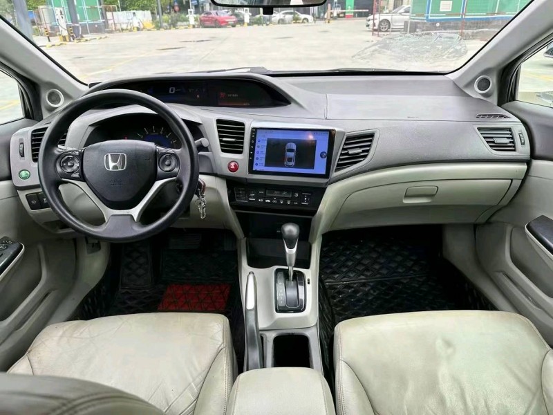 广州13年本田思域8