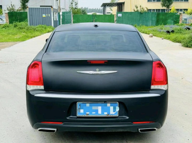 青岛17年克莱斯勒300C6