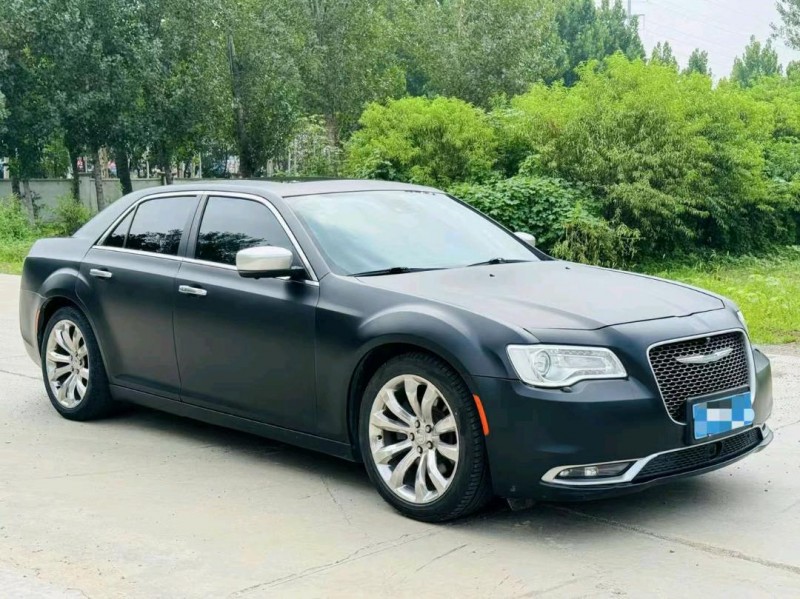 青岛17年克莱斯勒300C8