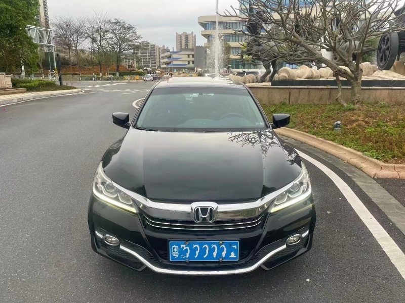 广州17年本田雅阁1