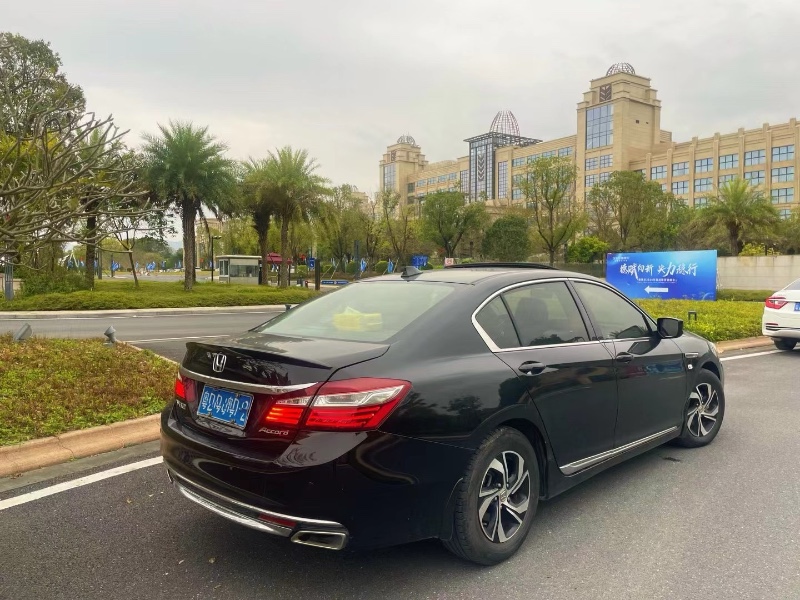 广州17年本田雅阁8