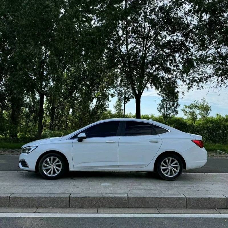 枣庄18年别克威朗7