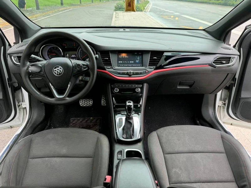 枣庄17年别克威朗6