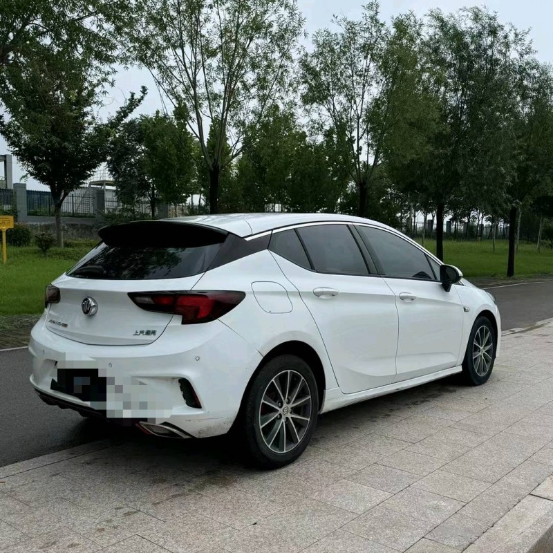 枣庄17年别克威朗8