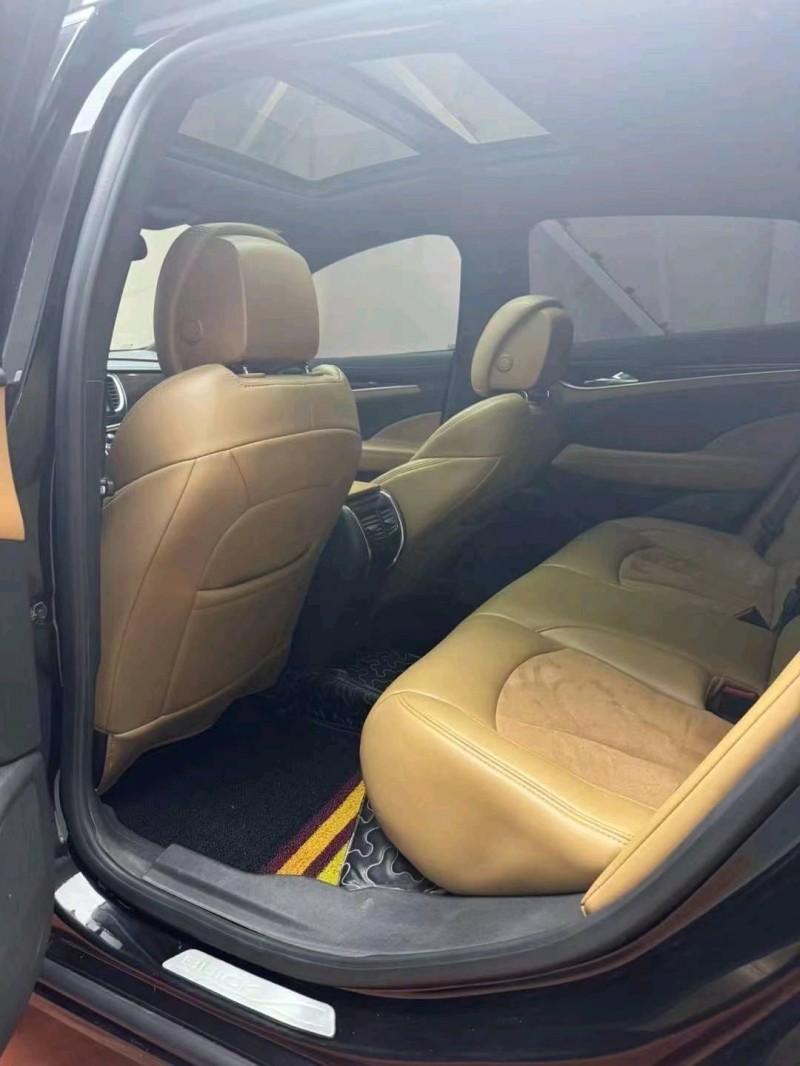 青岛18年别克君越5