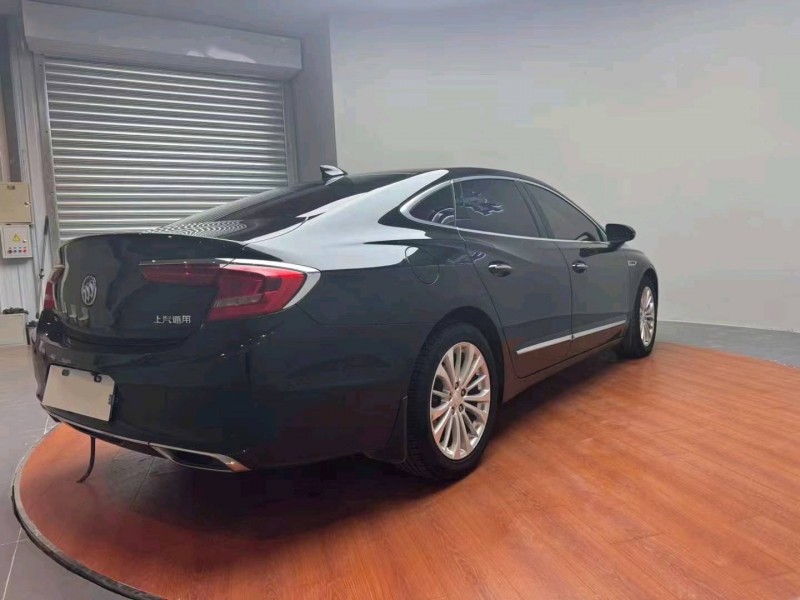 青岛18年别克君越7