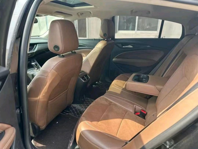 青岛20年别克君威5