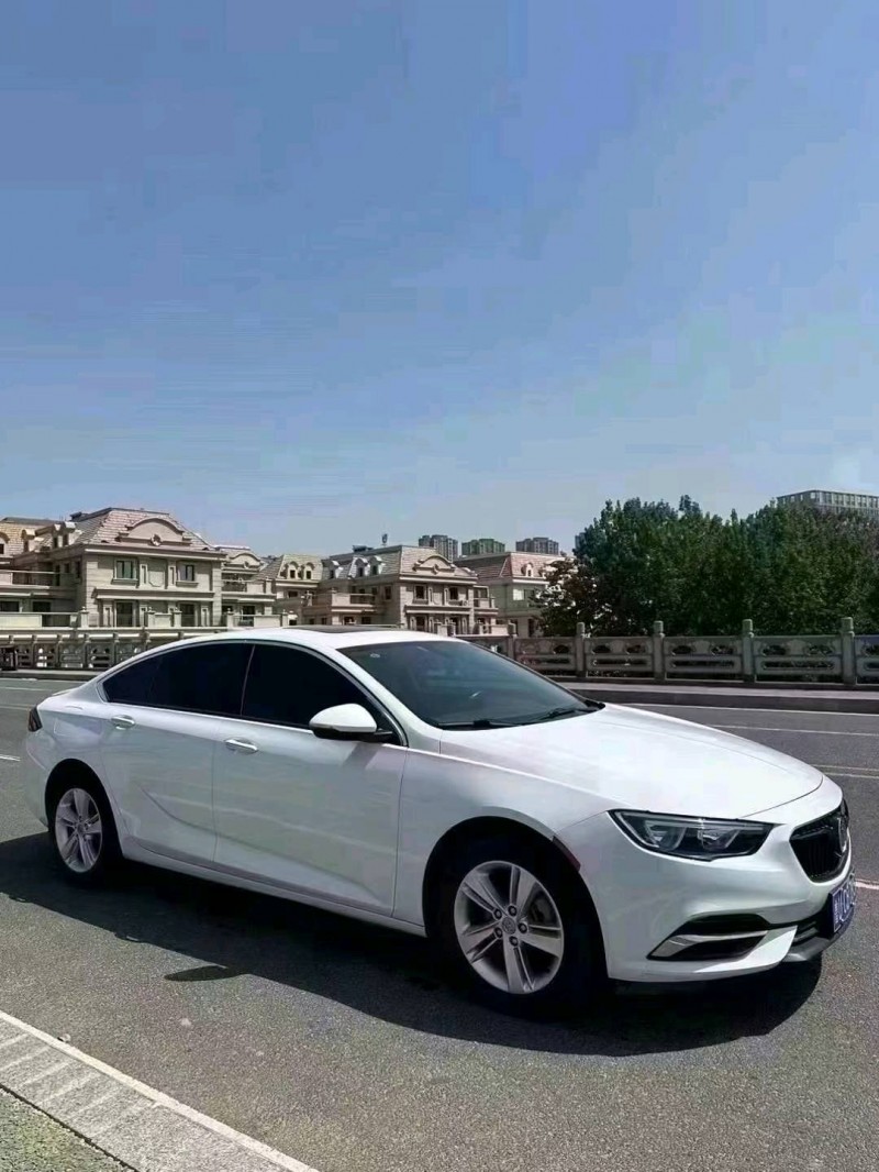 青岛19年别克君威2