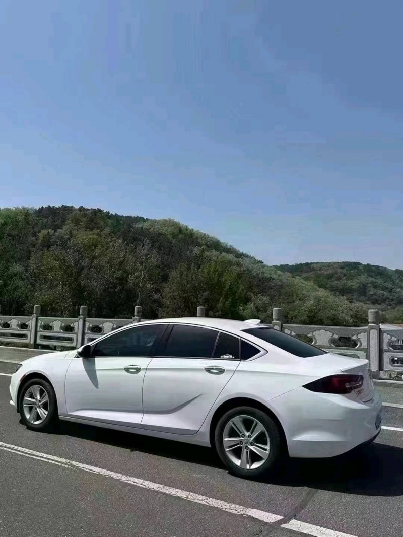 青岛19年别克君威7