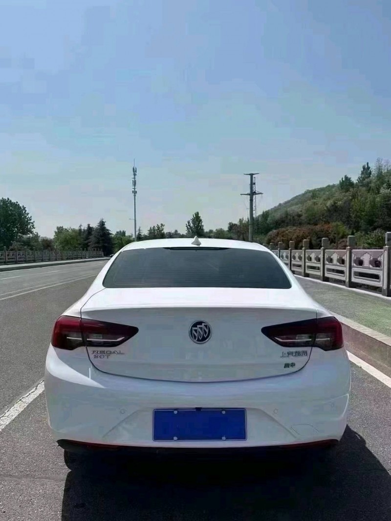 青岛19年别克君威9