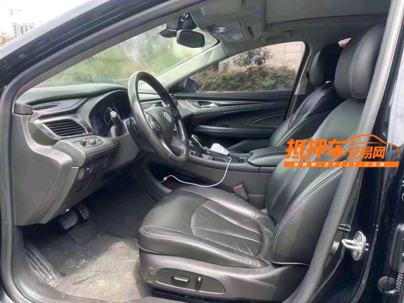 重庆17年别克君越3