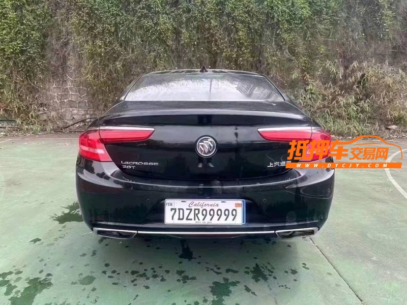 重庆17年别克君越5