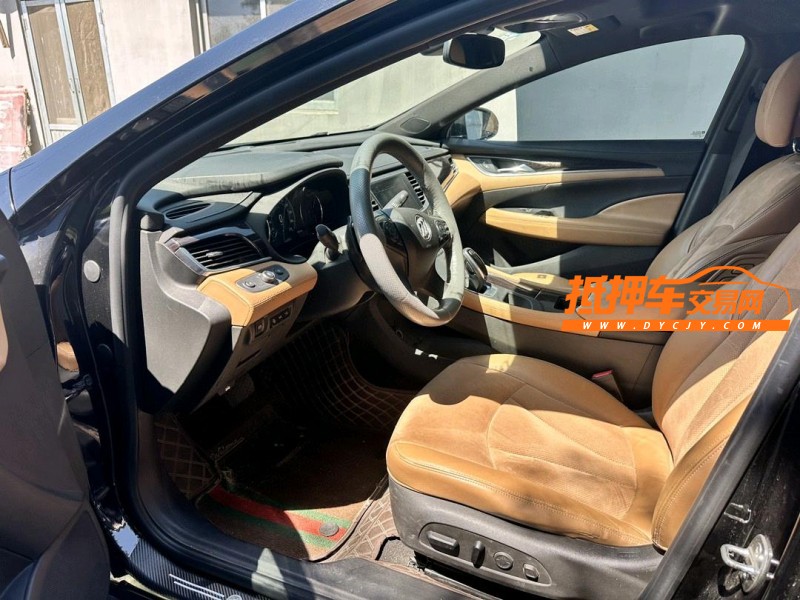 青岛17年别克君越3