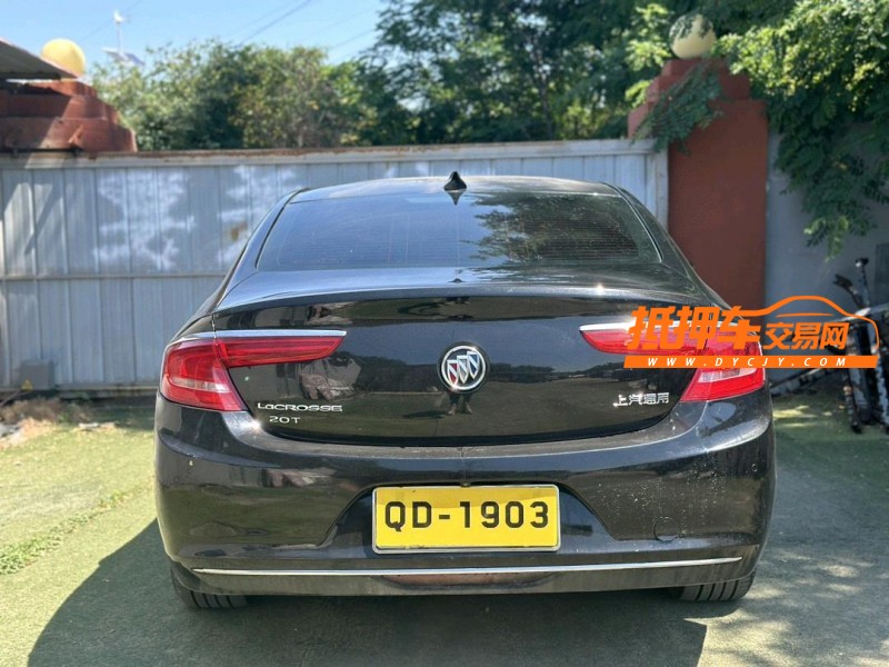 青岛17年别克君越8